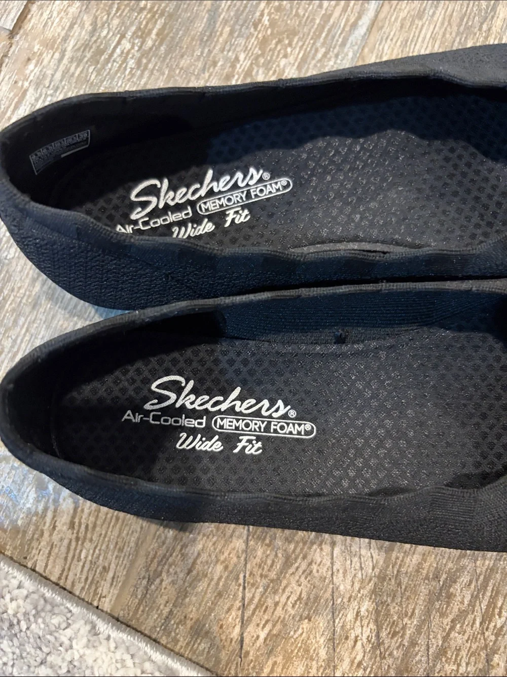 Skechers Women's Cleo Black Knit Slip-On Ballet Flats size 9.5 wide